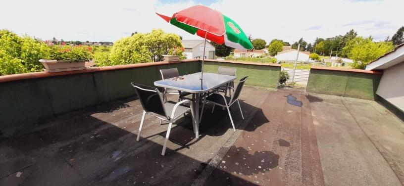 Appartement studio avec terrasse privatisée Marmande Esterno foto